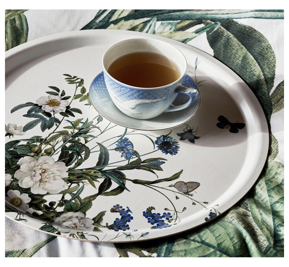 Koustrup & Co BLUE FLOWER GARDEN ROUND SERVING TRAY Serviertablett, rund (Ø 38 cm)