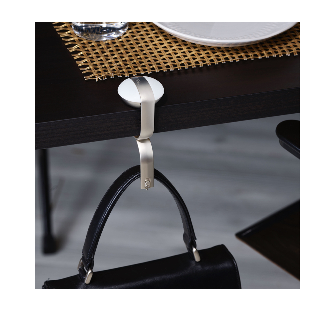 Madame_Taschenhaken_Licht_2