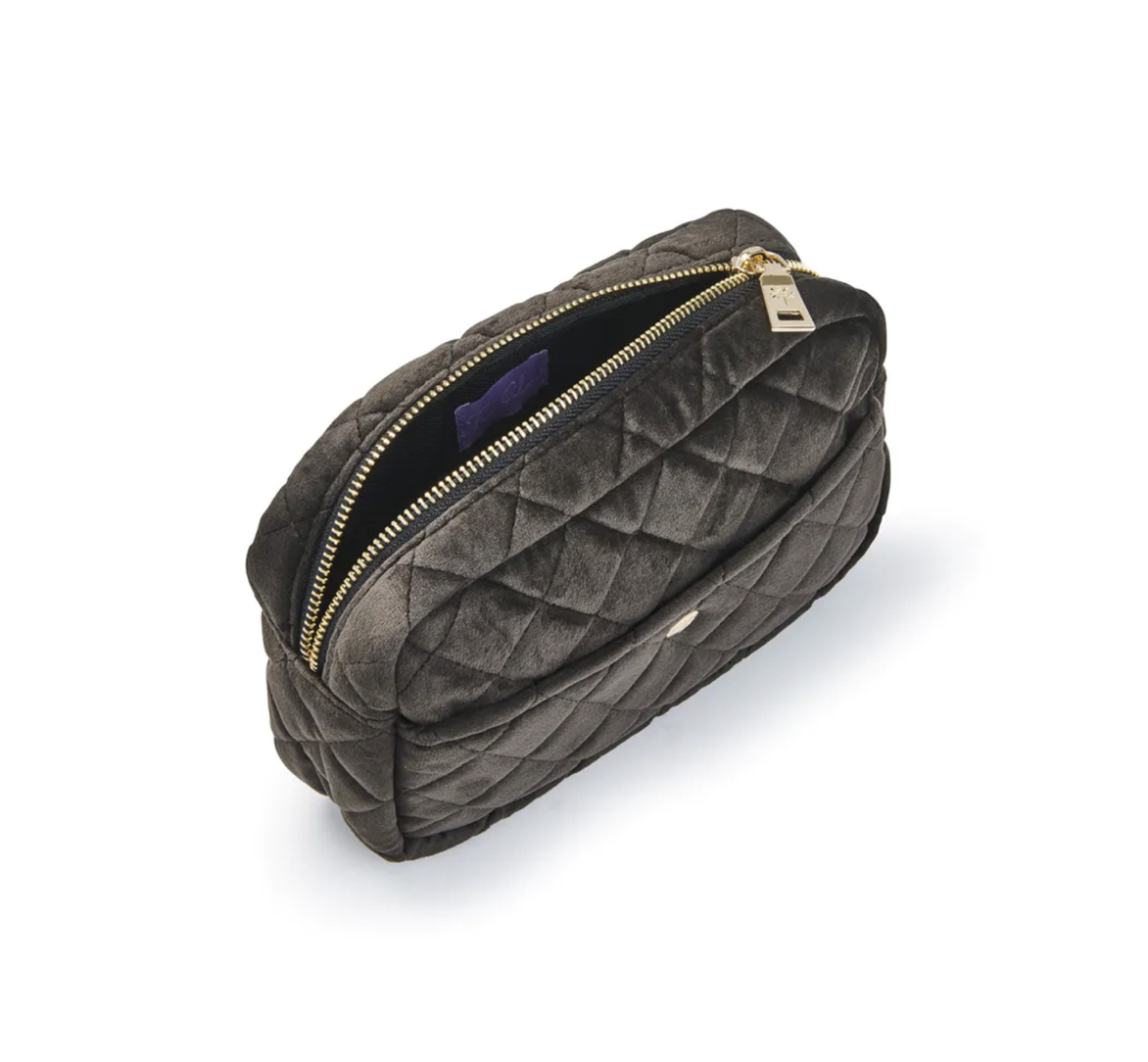 Kulturbeutel_M_Quilted_Velvet_Mokka_Fan_Palm2