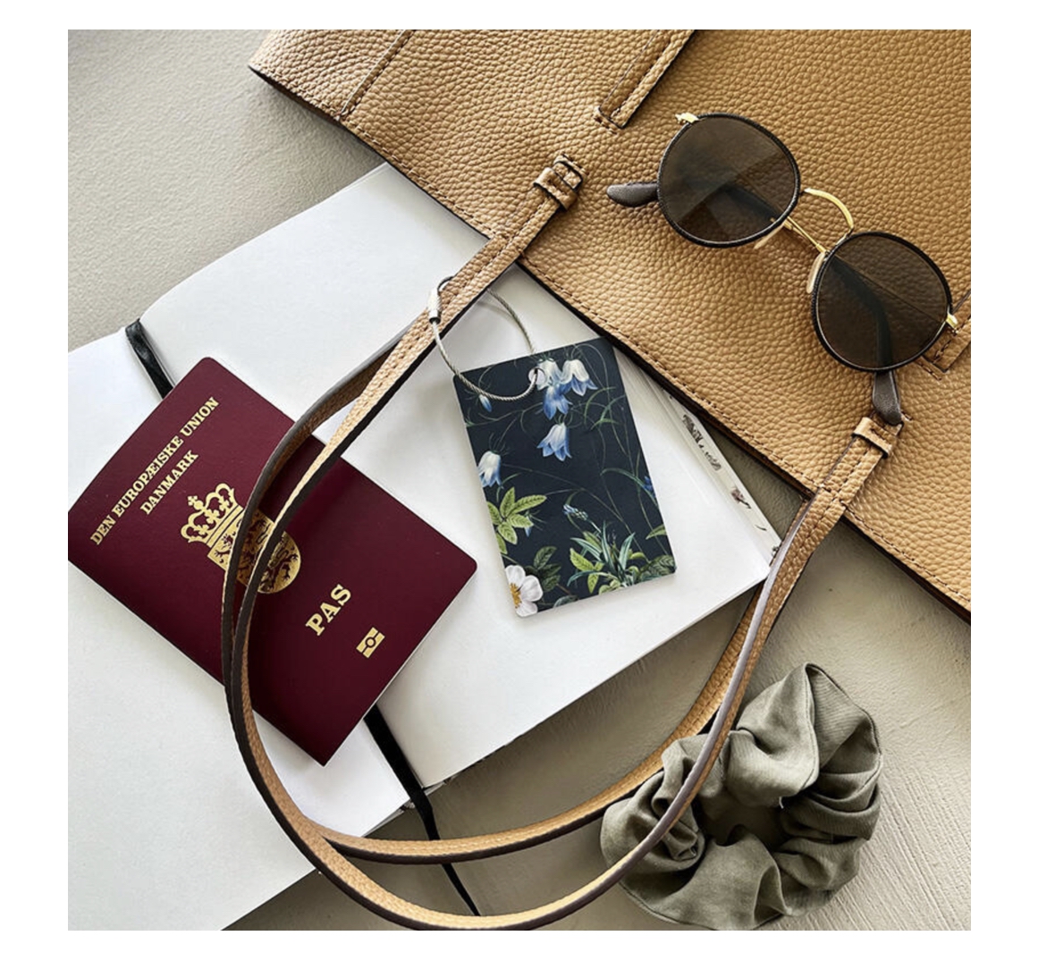 Blue_Flower_Garden_Luggage_Tag_KoustrupCo2