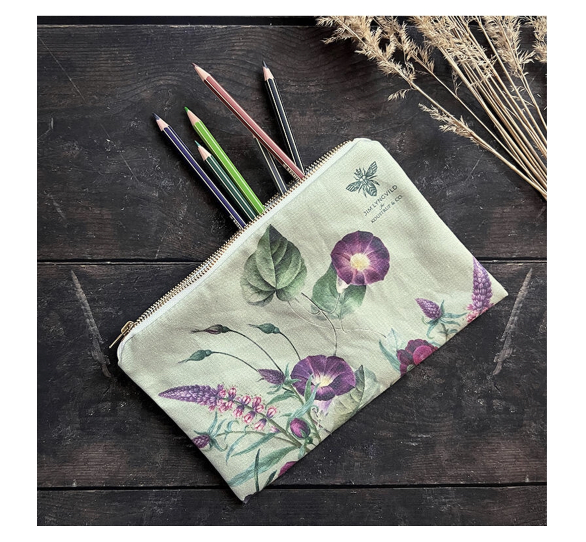 Blossom_Garden_Cosmetic_Bag_Flat_KoustrupCo3