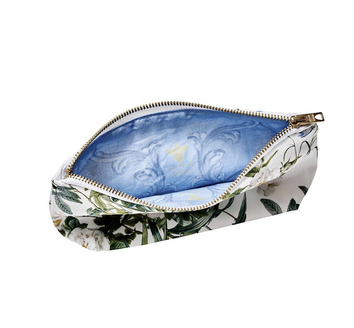 Blue_Flower_Garden_Cosmetic_Bag_KoustrupCo2